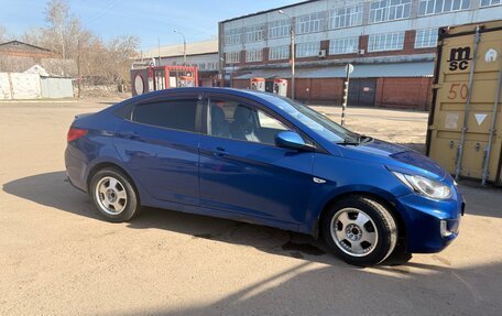 Hyundai Solaris II рестайлинг, 2011 год, 750 000 рублей, 3 фотография