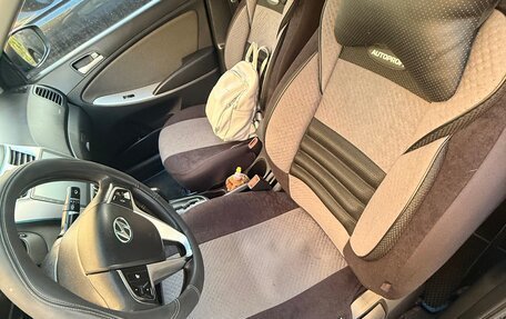 Hyundai Solaris II рестайлинг, 2011 год, 750 000 рублей, 16 фотография