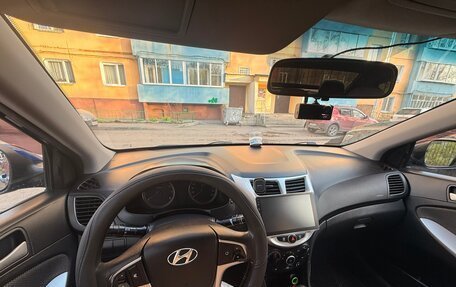 Hyundai Solaris II рестайлинг, 2011 год, 750 000 рублей, 17 фотография
