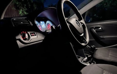 Volkswagen Polo VI (EU Market), 2015 год, 820 000 рублей, 11 фотография