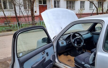 Nissan Micra II, 2001 год, 150 000 рублей, 6 фотография