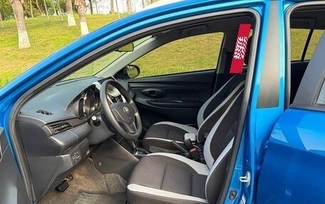 Toyota Yaris XP150 рестайлинг, 2021 год, 950 000 рублей, 10 фотография