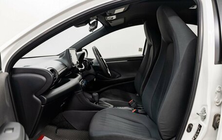 Toyota Yaris, 2020 год, 1 120 000 рублей, 6 фотография