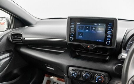 Toyota Yaris, 2020 год, 1 120 000 рублей, 12 фотография
