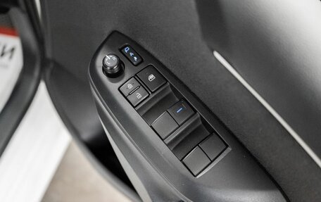 Toyota Yaris, 2020 год, 1 120 000 рублей, 17 фотография