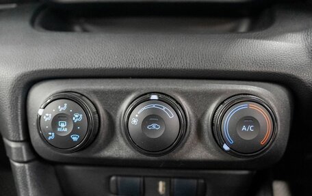 Toyota Yaris, 2020 год, 1 120 000 рублей, 15 фотография