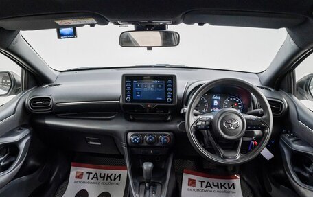 Toyota Yaris, 2020 год, 1 120 000 рублей, 10 фотография