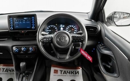 Toyota Yaris, 2020 год, 1 120 000 рублей, 11 фотография