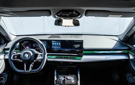 BMW 5 серия, 2025 год, 8 990 000 рублей, 11 фотография