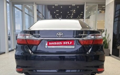 Toyota Camry, 2017 год, 2 190 000 рублей, 5 фотография