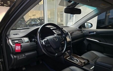 Toyota Camry, 2017 год, 2 190 000 рублей, 18 фотография
