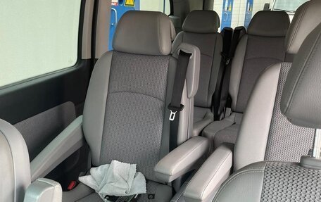 Mercedes-Benz Viano, 2011 год, 1 900 000 рублей, 2 фотография
