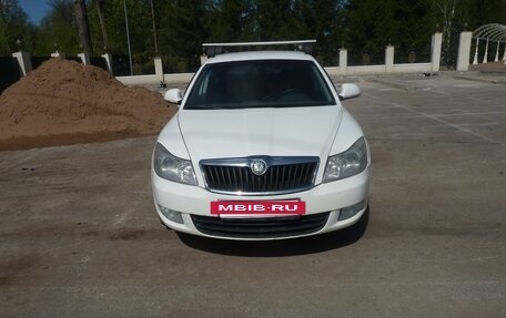 Skoda Octavia, 2010 год, 650 000 рублей, 2 фотография