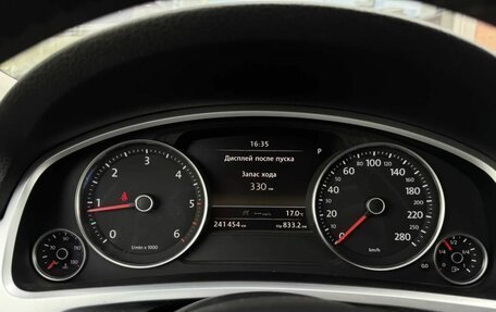 Volkswagen Touareg III, 2012 год, 1 955 000 рублей, 2 фотография