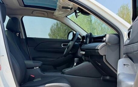 Honda Vezel, 2023 год, 1 656 000 рублей, 16 фотография