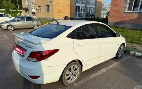 Hyundai Solaris II рестайлинг, 2013 год, 800 000 рублей, 1 фотография