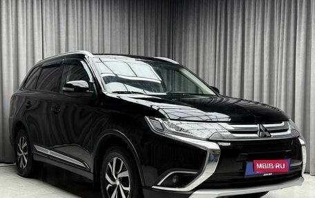 Mitsubishi Outlander III рестайлинг 3, 2018 год, 2 299 000 рублей, 1 фотография