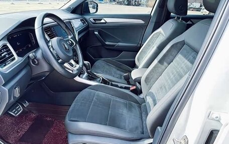 Volkswagen T-Roc I, 2022 год, 2 140 000 рублей, 10 фотография