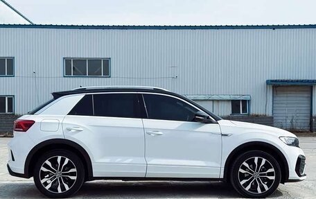 Volkswagen T-Roc I, 2022 год, 2 140 000 рублей, 7 фотография