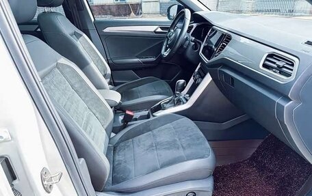 Volkswagen T-Roc I, 2022 год, 2 140 000 рублей, 12 фотография