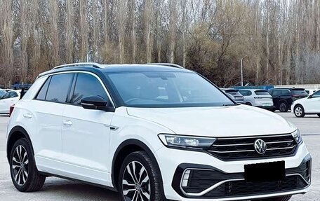 Volkswagen T-Roc I, 2022 год, 2 140 000 рублей, 3 фотография