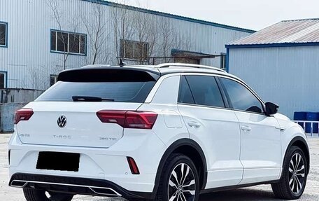 Volkswagen T-Roc I, 2022 год, 2 140 000 рублей, 6 фотография