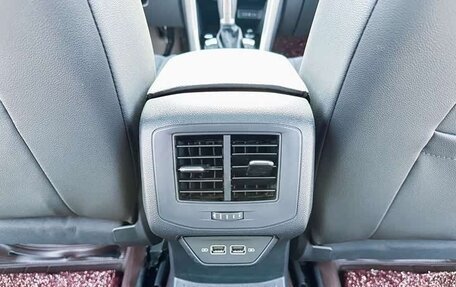 Volkswagen T-Roc I, 2022 год, 2 140 000 рублей, 19 фотография