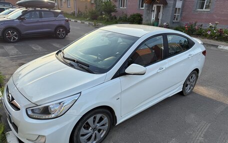 Hyundai Solaris II рестайлинг, 2013 год, 800 000 рублей, 5 фотография