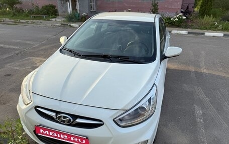 Hyundai Solaris II рестайлинг, 2013 год, 800 000 рублей, 6 фотография