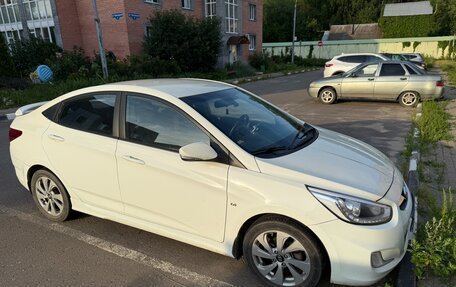 Hyundai Solaris II рестайлинг, 2013 год, 800 000 рублей, 8 фотография