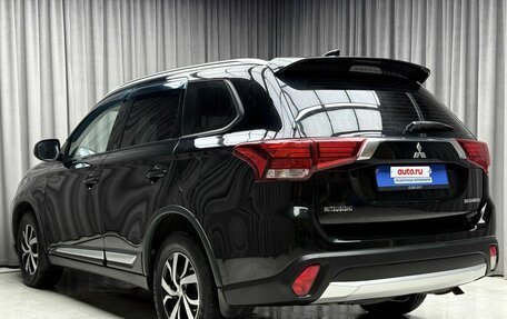 Mitsubishi Outlander III рестайлинг 3, 2018 год, 2 299 000 рублей, 4 фотография