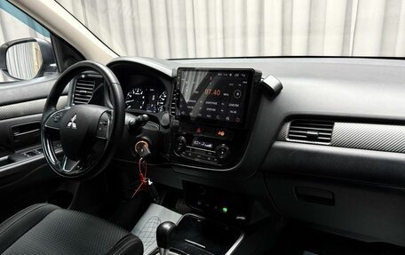 Mitsubishi Outlander III рестайлинг 3, 2018 год, 2 299 000 рублей, 10 фотография