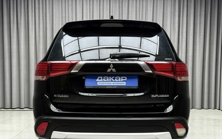 Mitsubishi Outlander III рестайлинг 3, 2018 год, 2 299 000 рублей, 5 фотография