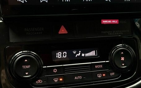Mitsubishi Outlander III рестайлинг 3, 2018 год, 2 299 000 рублей, 17 фотография