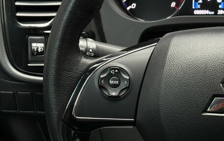 Mitsubishi Outlander III рестайлинг 3, 2018 год, 2 299 000 рублей, 22 фотография