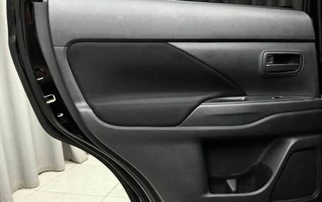 Mitsubishi Outlander III рестайлинг 3, 2018 год, 2 299 000 рублей, 29 фотография