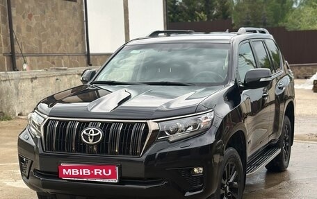 Toyota Land Cruiser Prado 150 рестайлинг 2, 2021 год, 7 100 000 рублей, 1 фотография