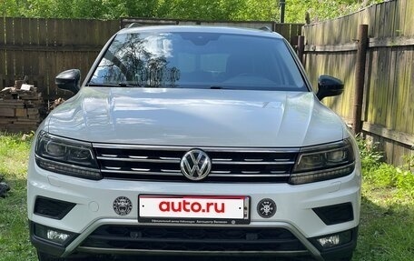 Volkswagen Tiguan II, 2019 год, 2 600 000 рублей, 1 фотография