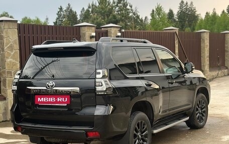 Toyota Land Cruiser Prado 150 рестайлинг 2, 2021 год, 7 100 000 рублей, 2 фотография