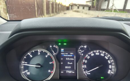 Toyota Land Cruiser Prado 150 рестайлинг 2, 2021 год, 7 100 000 рублей, 8 фотография
