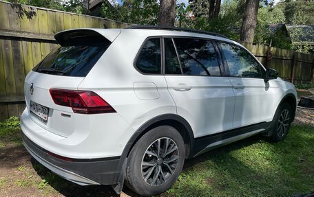 Volkswagen Tiguan II, 2019 год, 2 600 000 рублей, 3 фотография