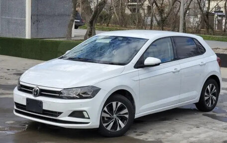 Volkswagen Polo VI (EU Market), 2018 год, 1 100 000 рублей, 4 фотография