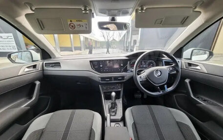Volkswagen Polo VI (EU Market), 2018 год, 1 100 000 рублей, 10 фотография