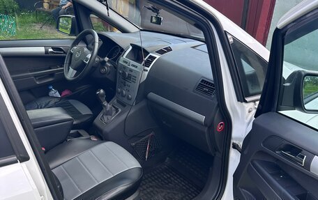 Opel Zafira B, 2013 год, 1 500 000 рублей, 11 фотография