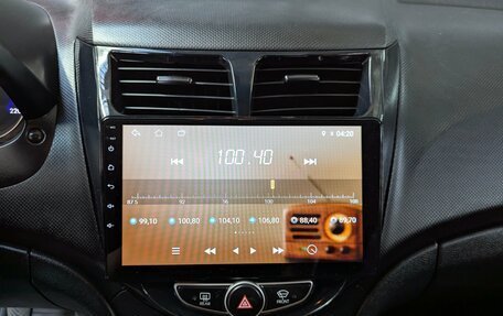 Hyundai Solaris II рестайлинг, 2013 год, 899 000 рублей, 22 фотография