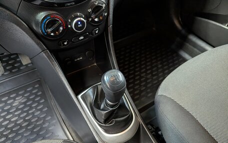 Hyundai Solaris II рестайлинг, 2013 год, 899 000 рублей, 26 фотография