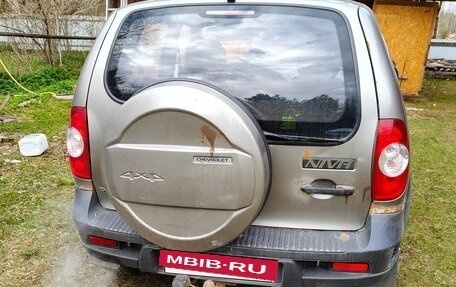Chevrolet Niva I рестайлинг, 2010 год, 370 000 рублей, 25 фотография