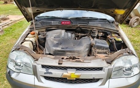 Chevrolet Niva I рестайлинг, 2010 год, 370 000 рублей, 27 фотография