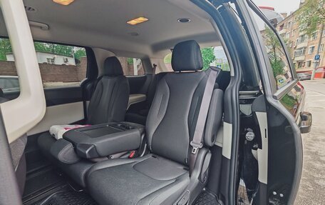 KIA Carnival, 2021 год, 3 500 000 рублей, 4 фотография