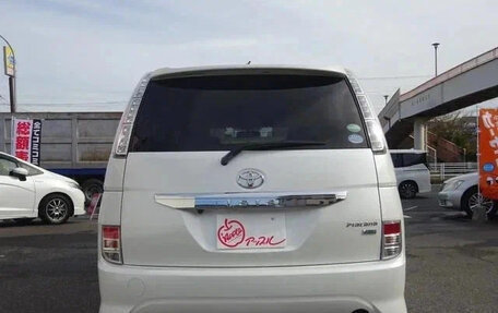 Toyota ISis I, 2014 год, 890 007 рублей, 6 фотография
